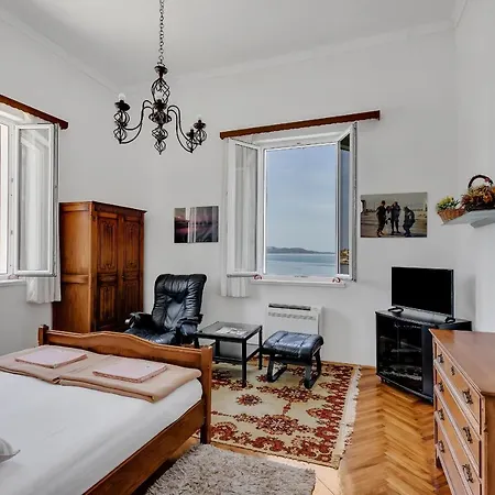 Guest house Zuta Kuca Makarska
