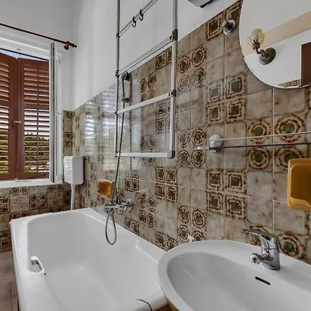 Zuta Kuca Guest house